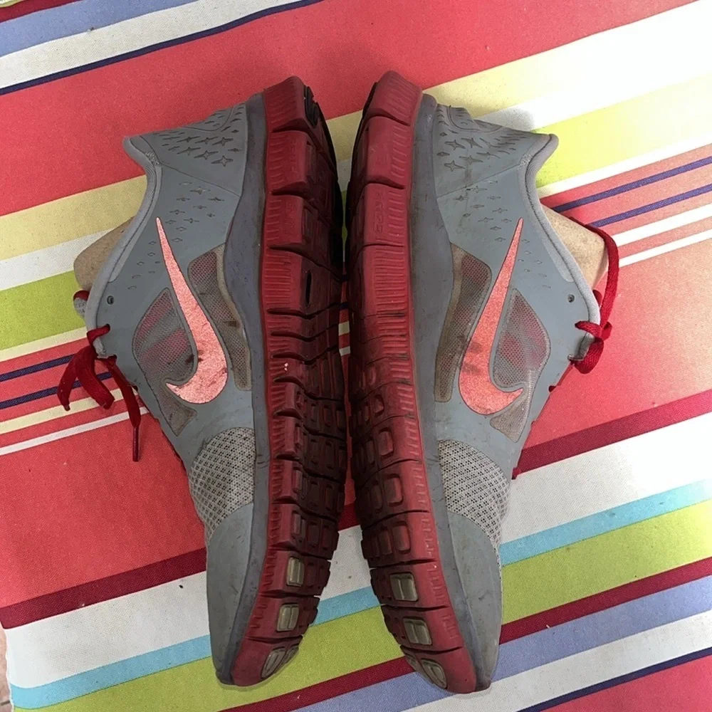 MEN’S 10.5 NIKE FREE RUN 5.0 SHOES